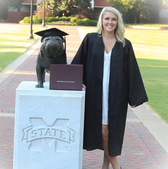 Meet your Posher, Kaitlinn - Picture 1 of 1